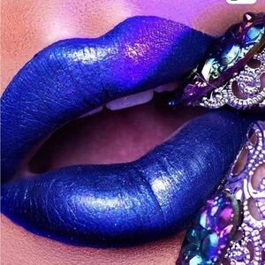 Meet your Posher, Violet